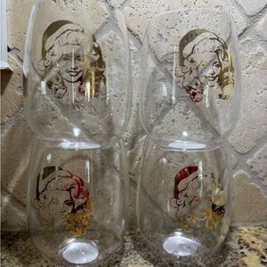 Set of 4 Dolly Parton 💕Gold  Graphic Stemless Wine Glasses
